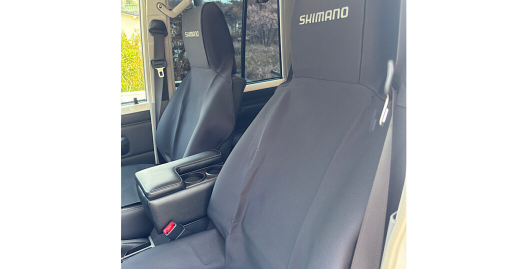 シマノ クロロプレンシートカバー AC-520Wを装着したGDJ76Wの運転席・助手席